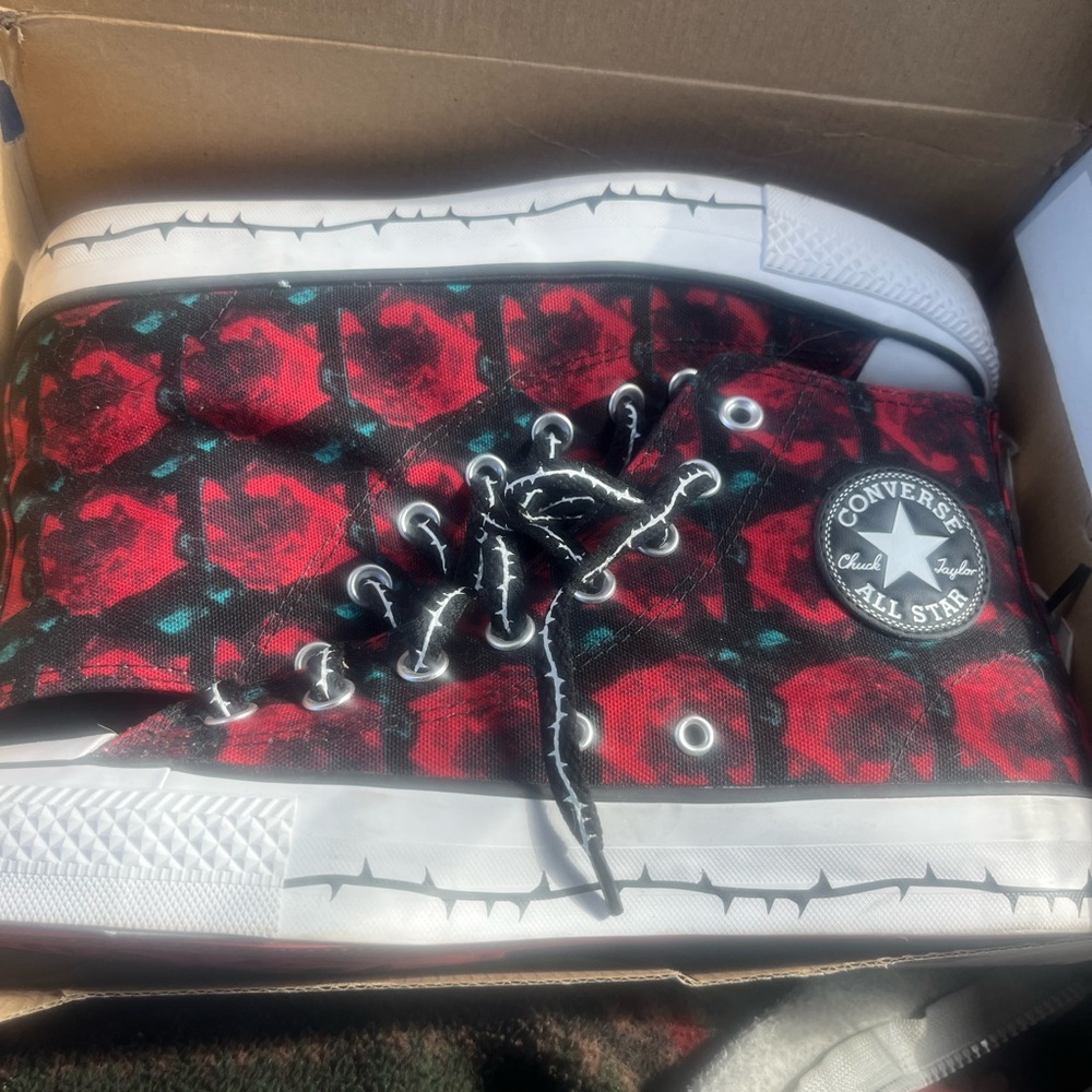 Converse Red and Black High-Top Athletic Shoes men’s size 7.5 women’s size 9.5
